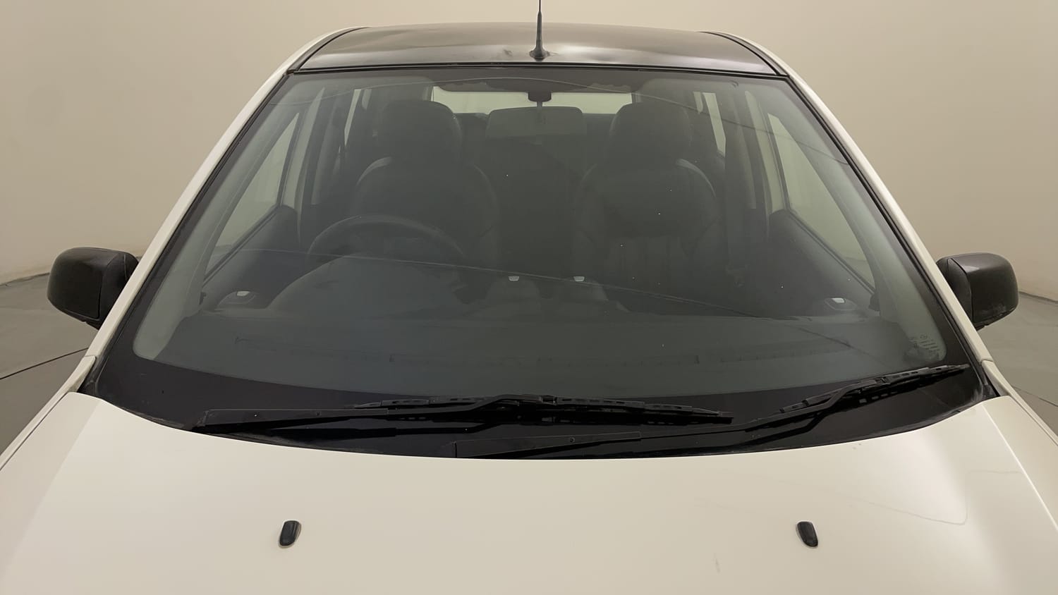 Used 2012 Ford Figo Duratec Petrol EXI 1.2 Petrol Manual exterior FRONT WINDSHIELD VIEW