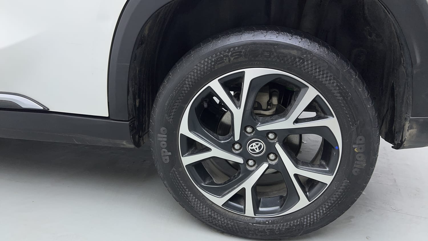 Used 2023 Toyota Urban Cruiser Hyryder G Hybrid Hybrid Automatic tyres LEFT REAR TYRE RIM VIEW