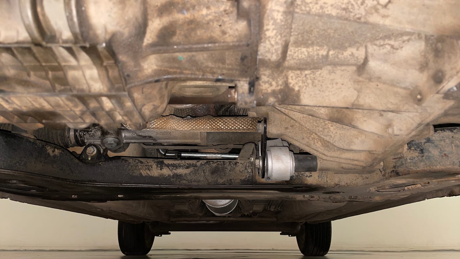 Used 2012 Ford Figo Duratec Petrol EXI 1.2 Petrol Manual extra FRONT LEFT UNDERBODY VIEW