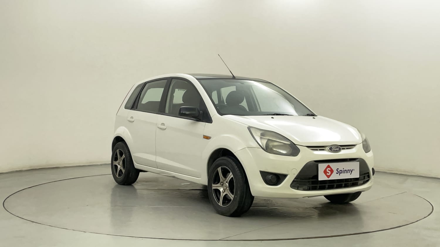 Used 2012 Ford Figo Duratec Petrol EXI 1.2 Petrol Manual exterior RIGHT FRONT CORNER VIEW