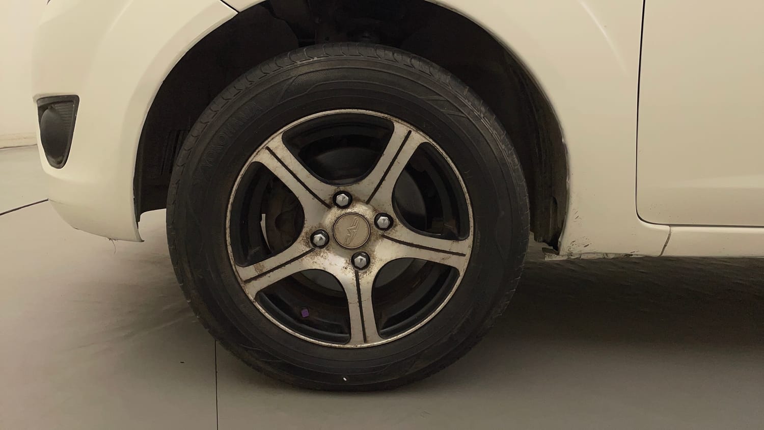 Used 2012 Ford Figo Duratec Petrol EXI 1.2 Petrol Manual tyres LEFT FRONT TYRE RIM VIEW