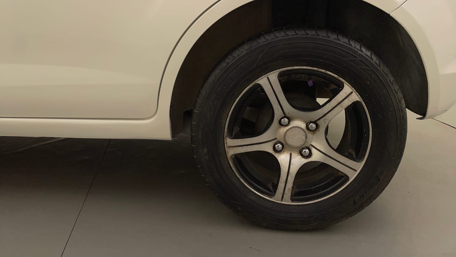 Used 2012 Ford Figo Duratec Petrol EXI 1.2 Petrol Manual tyres LEFT REAR TYRE RIM VIEW