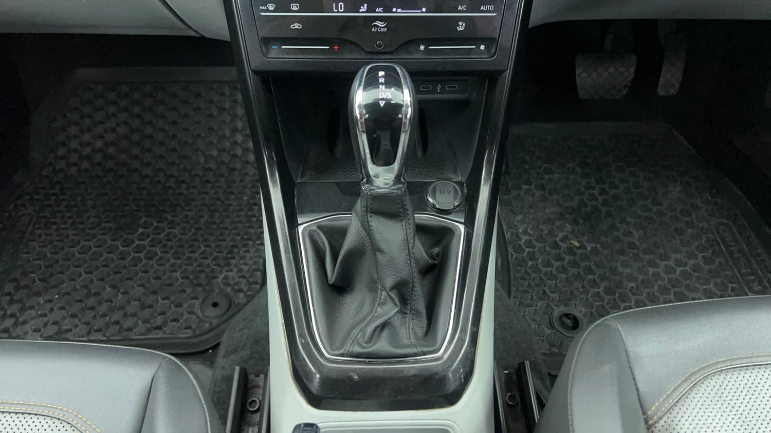 Used 2022 Skoda Kushaq Style 1.0L TSI AT Petrol Automatic interior GEAR  KNOB VIEW