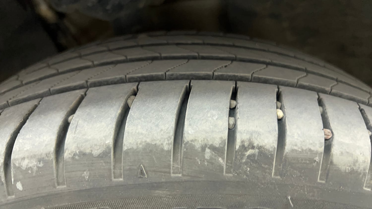 Used 2022 Skoda Kushaq Style 1.0L TSI AT Petrol Automatic tyres RIGHT FRONT TYRE TREAD VIEW