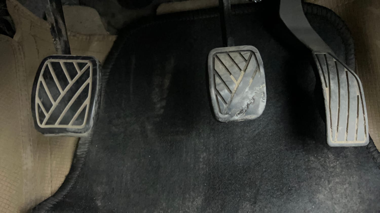 Used 2015 Maruti Suzuki Swift Dzire VXI Petrol Manual interior PEDALS VIEW