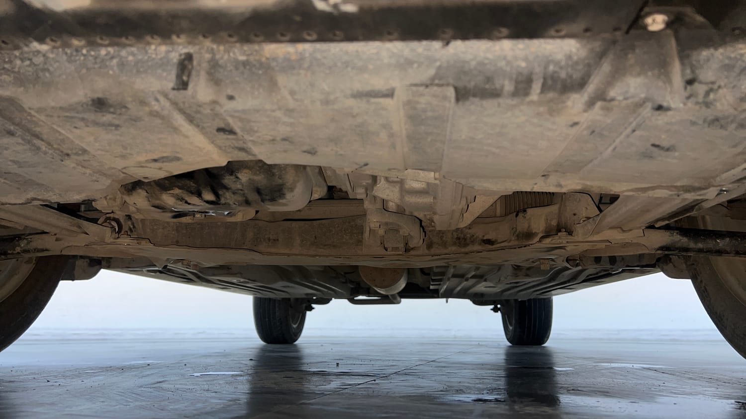 Used 2023 Toyota Urban Cruiser Hyryder G Hybrid Hybrid Automatic extra FRONT LEFT UNDERBODY VIEW