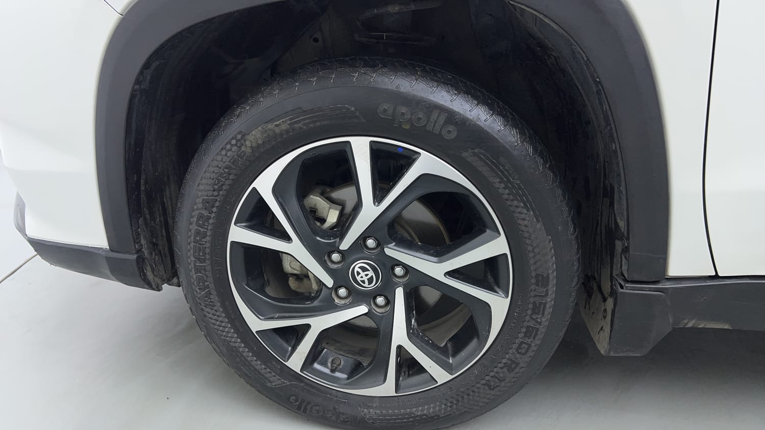 Used 2023 Toyota Urban Cruiser Hyryder G Hybrid Hybrid Automatic tyres LEFT FRONT TYRE RIM VIEW