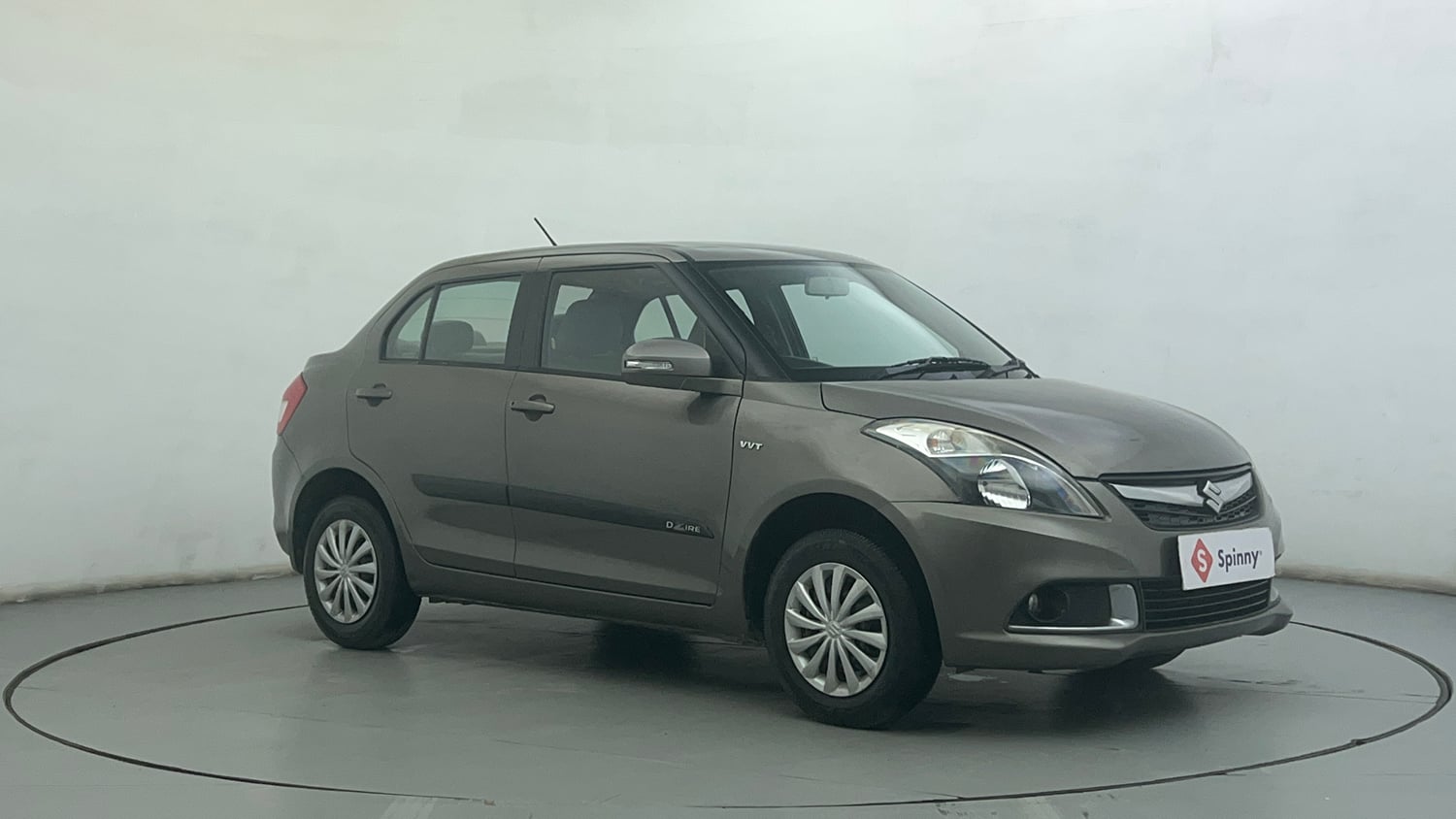 Used 2015 Maruti Suzuki Swift Dzire VXI Petrol Manual exterior RIGHT FRONT CORNER VIEW