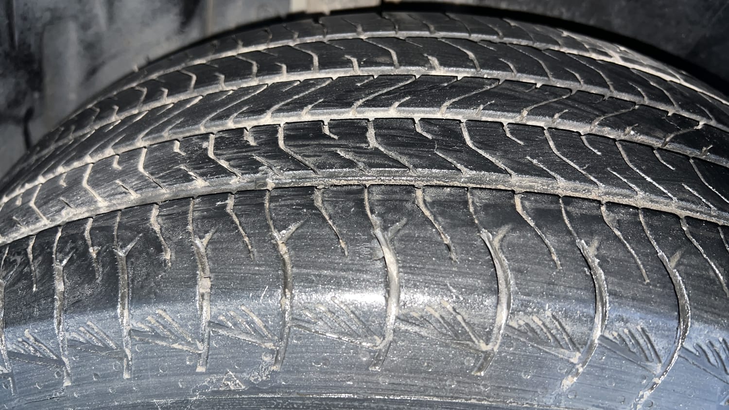Used 2023 Toyota Urban Cruiser Hyryder G Hybrid Hybrid Automatic tyres RIGHT REAR TYRE TREAD VIEW