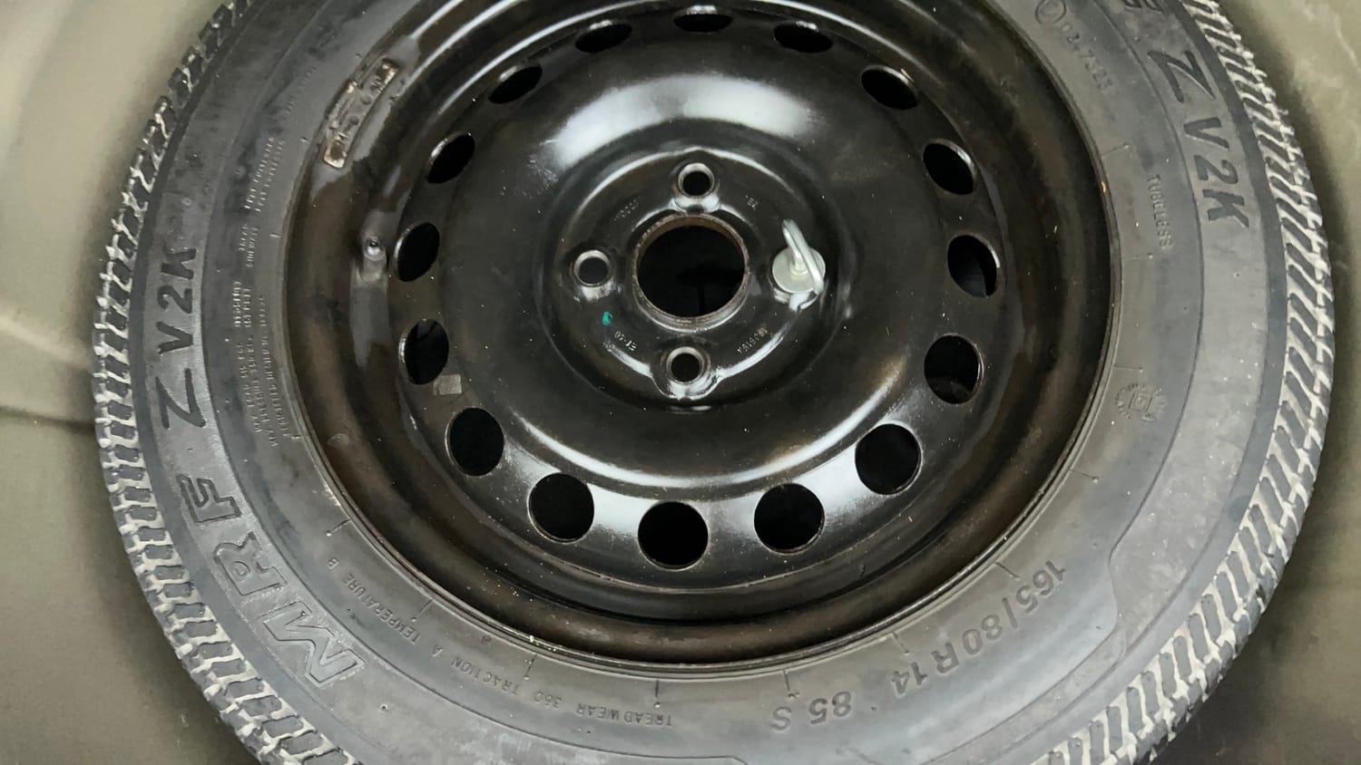 Used 2015 Maruti Suzuki Swift Dzire VXI Petrol Manual tyres SPARE TYRE VIEW