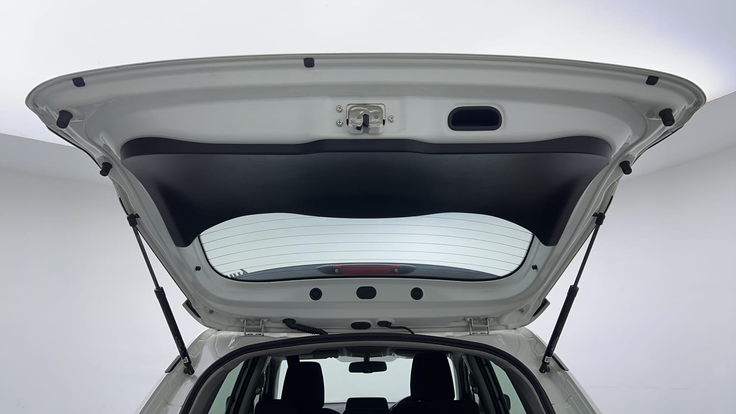 Used 2023 Toyota Urban Cruiser Hyryder G Hybrid Hybrid Automatic interior DICKY DOOR OPEN VIEW