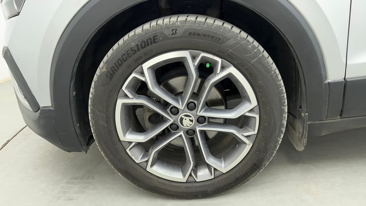 Used 2022 Skoda Kushaq Style 1.0L TSI AT Petrol Automatic tyres LEFT FRONT TYRE RIM VIEW