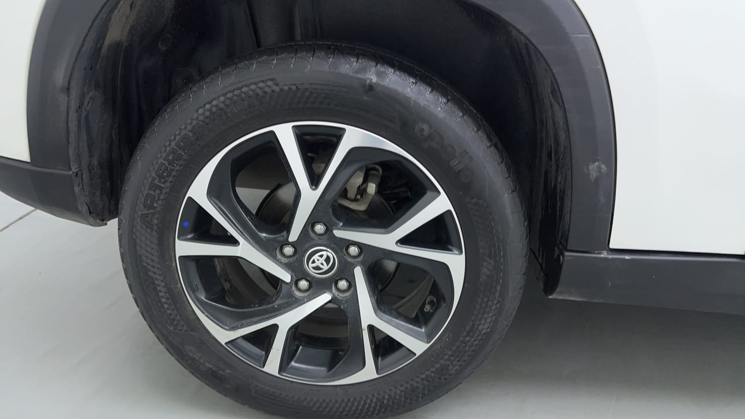 Used 2023 Toyota Urban Cruiser Hyryder G Hybrid Hybrid Automatic tyres RIGHT REAR TYRE RIM VIEW