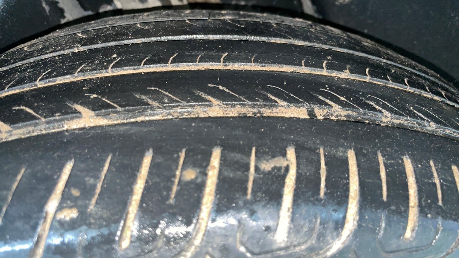 Used 2022 Volkswagen Taigun Topline 1.0 TSI MT Petrol Manual tyres LEFT REAR TYRE TREAD VIEW