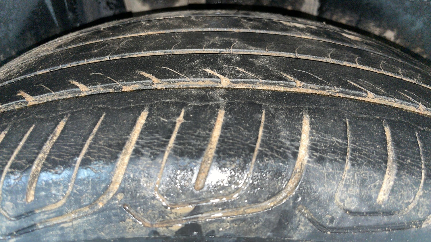 Used 2022 Volkswagen Taigun Topline 1.0 TSI MT Petrol Manual tyres RIGHT REAR TYRE TREAD VIEW