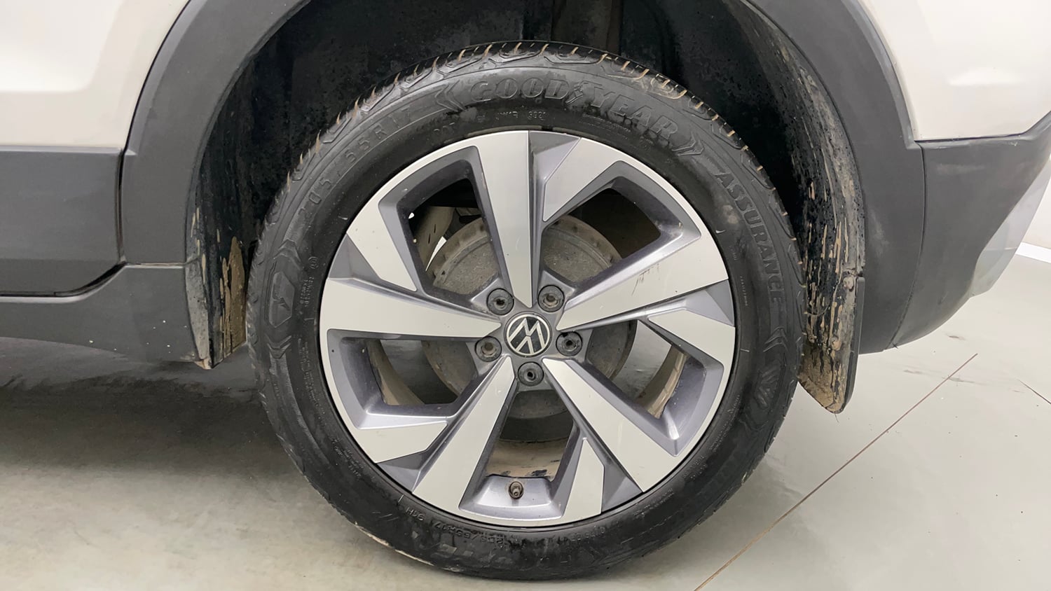 Used 2022 Volkswagen Taigun Topline 1.0 TSI MT Petrol Manual tyres LEFT REAR TYRE RIM VIEW