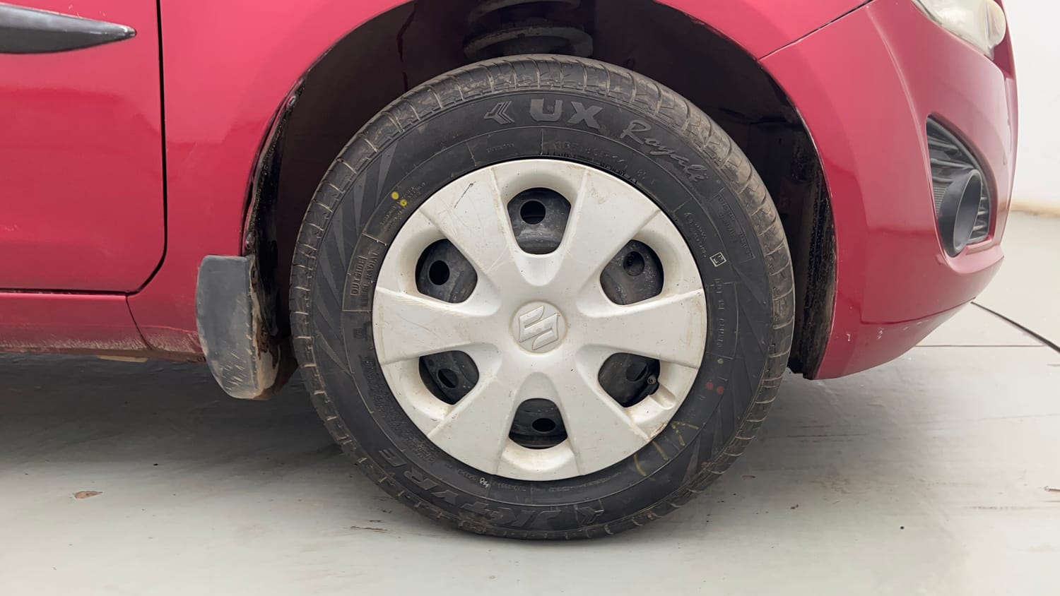 Used 2013 Maruti Suzuki Ritz Vdi BS-IV Diesel Manual tyres RIGHT FRONT TYRE RIM VIEW