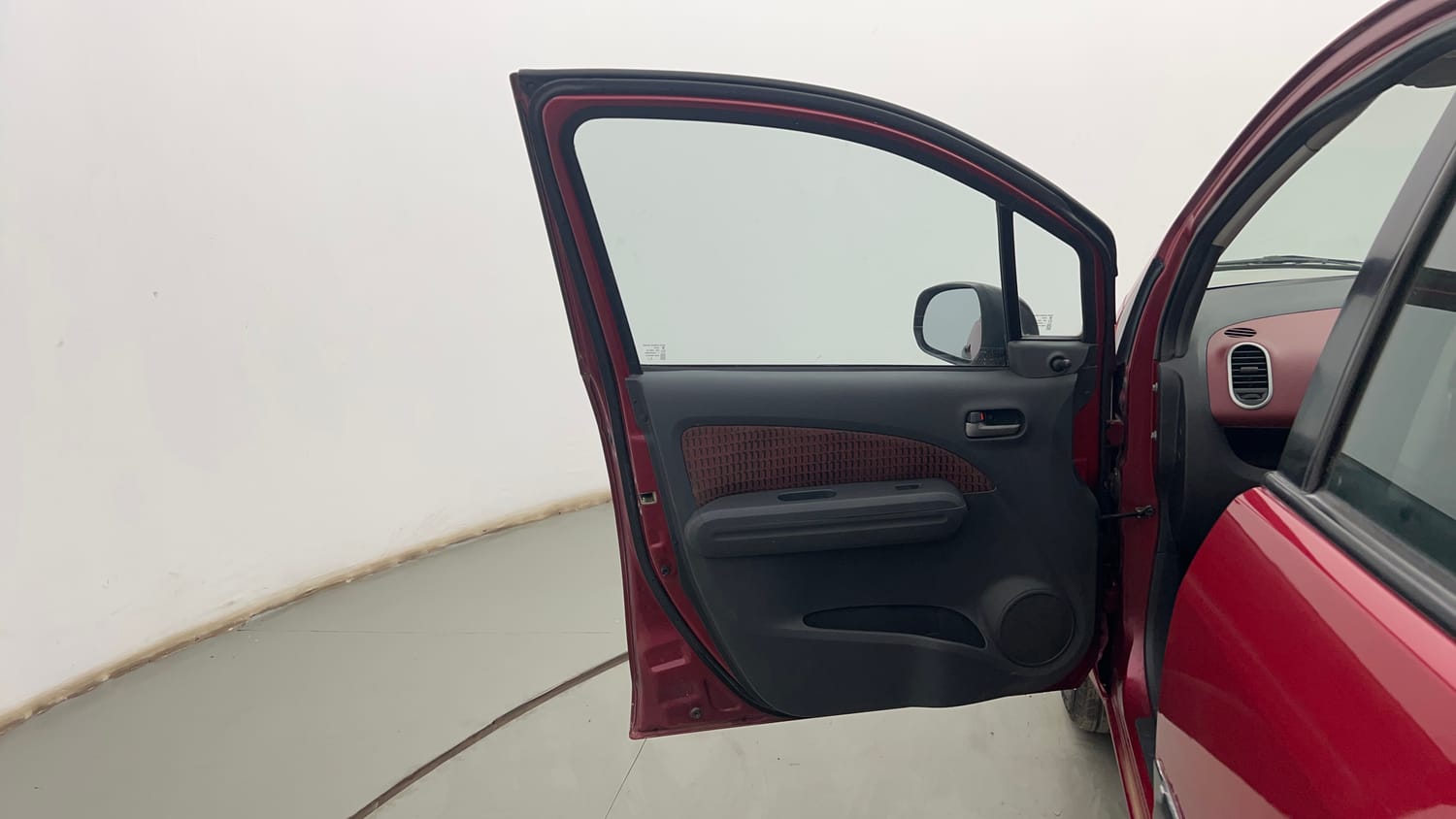 Used 2013 Maruti Suzuki Ritz Vdi BS-IV Diesel Manual interior LEFT FRONT DOOR OPEN VIEW
