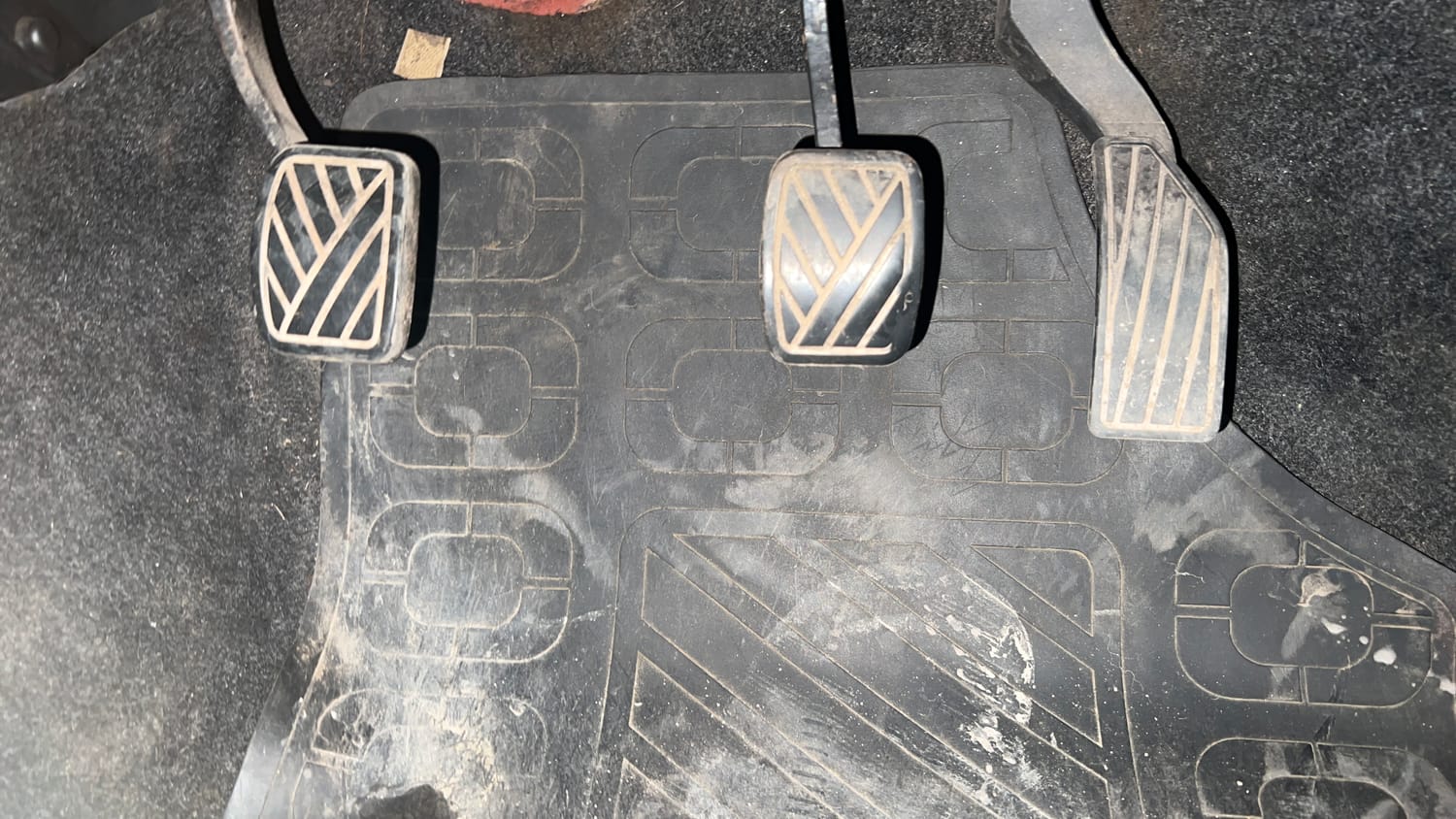 Used 2013 Maruti Suzuki Ritz Vdi BS-IV Diesel Manual interior PEDALS VIEW