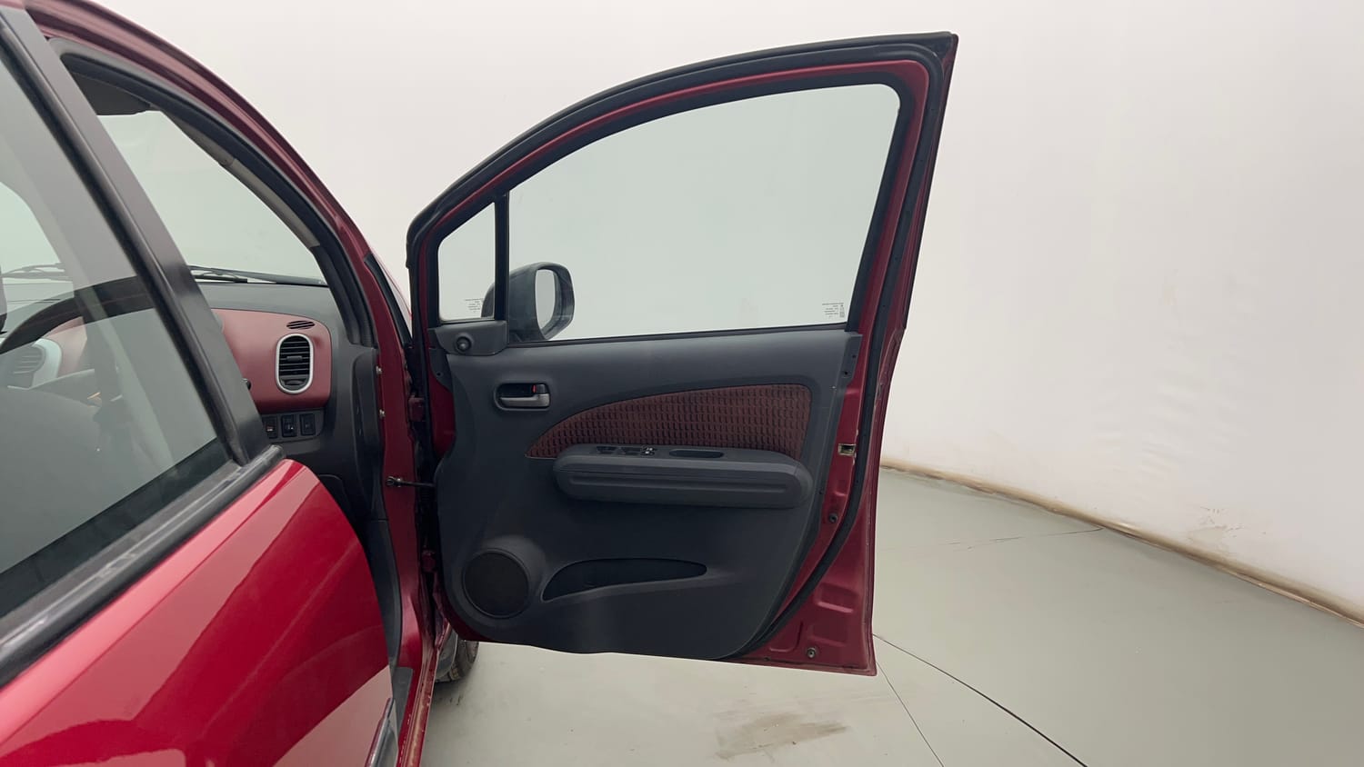 Used 2013 Maruti Suzuki Ritz Vdi BS-IV Diesel Manual interior RIGHT FRONT DOOR OPEN VIEW