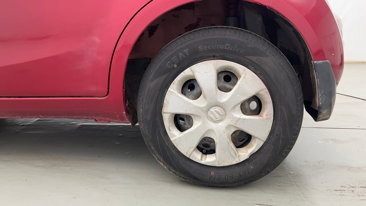 Used 2013 Maruti Suzuki Ritz Vdi BS-IV Diesel Manual tyres LEFT REAR TYRE RIM VIEW