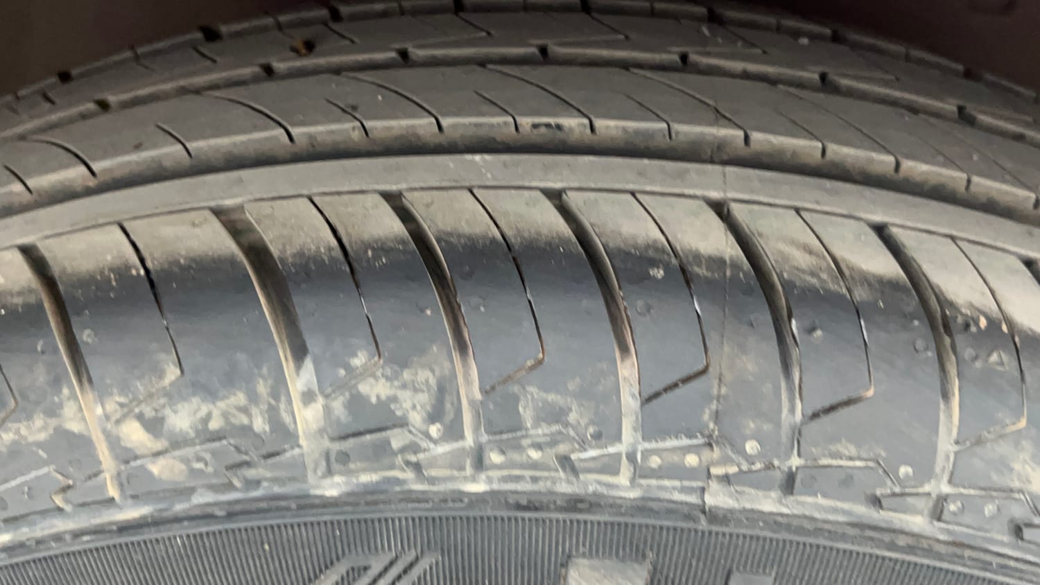 Used 2013 Maruti Suzuki Ritz Vdi BS-IV Diesel Manual tyres RIGHT FRONT TYRE TREAD VIEW