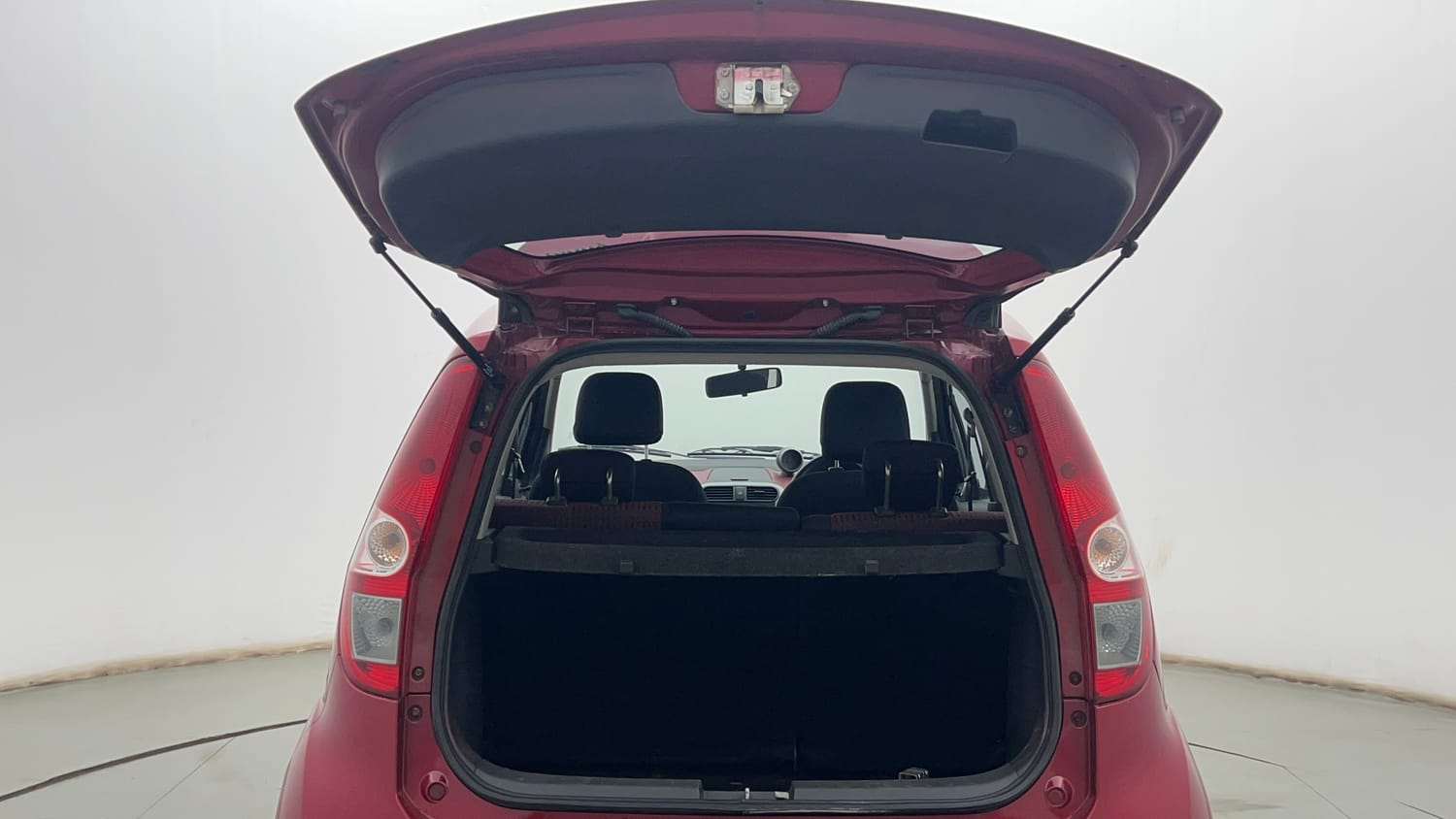 Used 2013 Maruti Suzuki Ritz Vdi BS-IV Diesel Manual interior DICKY INSIDE VIEW