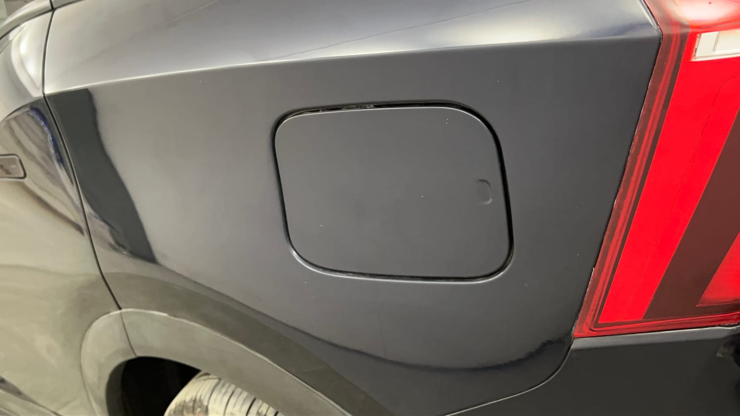 Used 2024 Mahindra XUV700 AX5 Diesel AT 7 STR Diesel Automatic dents MINOR SCRATCH