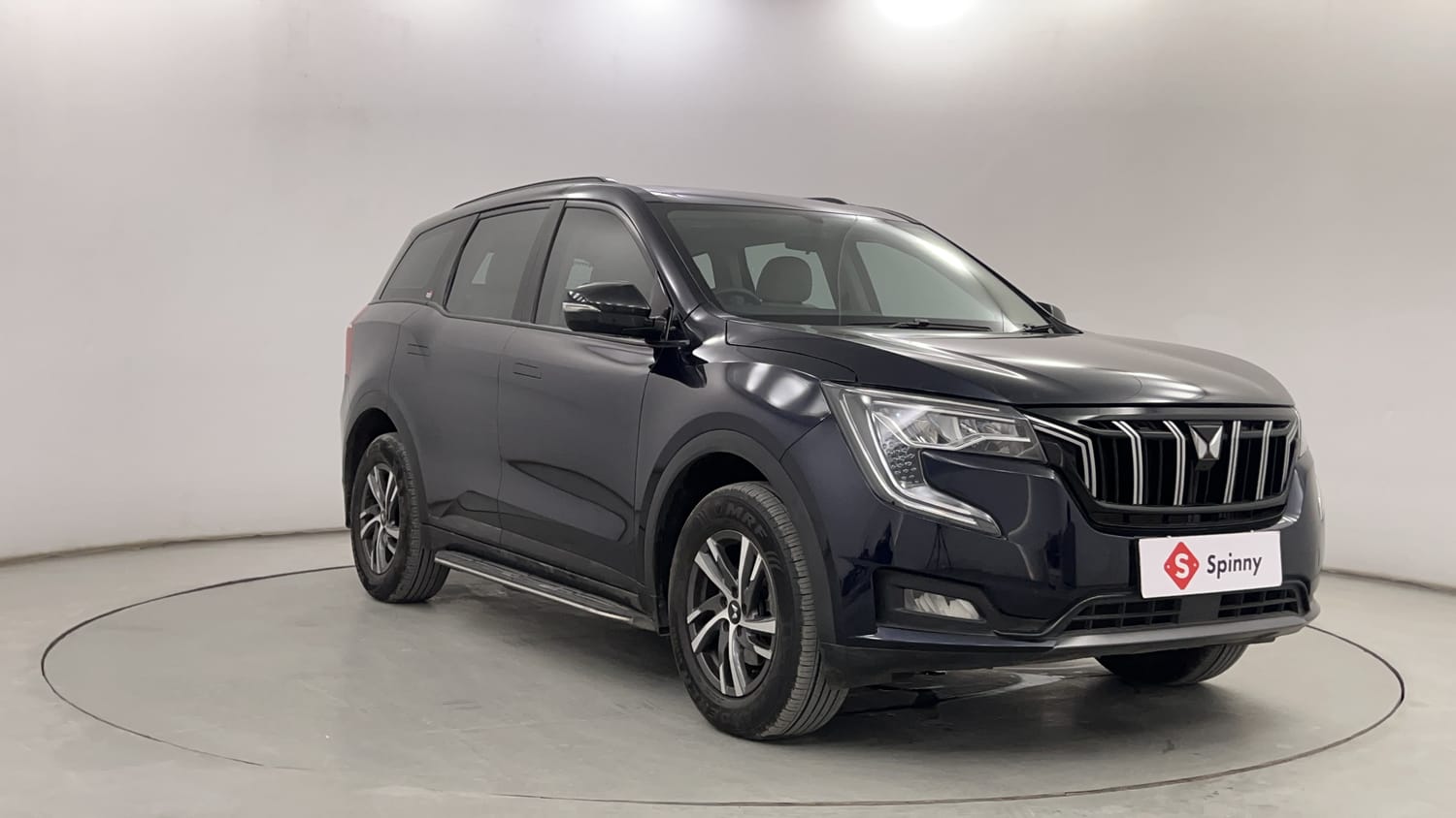 Used 2024 Mahindra XUV700 AX5 Diesel AT 7 STR Diesel Automatic exterior RIGHT FRONT CORNER VIEW