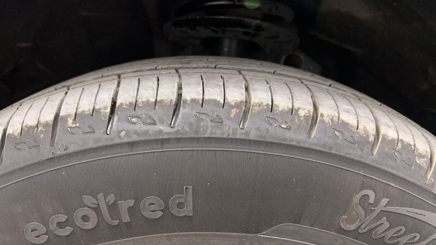 Used 2024 Mahindra XUV700 AX5 Diesel AT 7 STR Diesel Automatic tyres LEFT FRONT TYRE TREAD VIEW