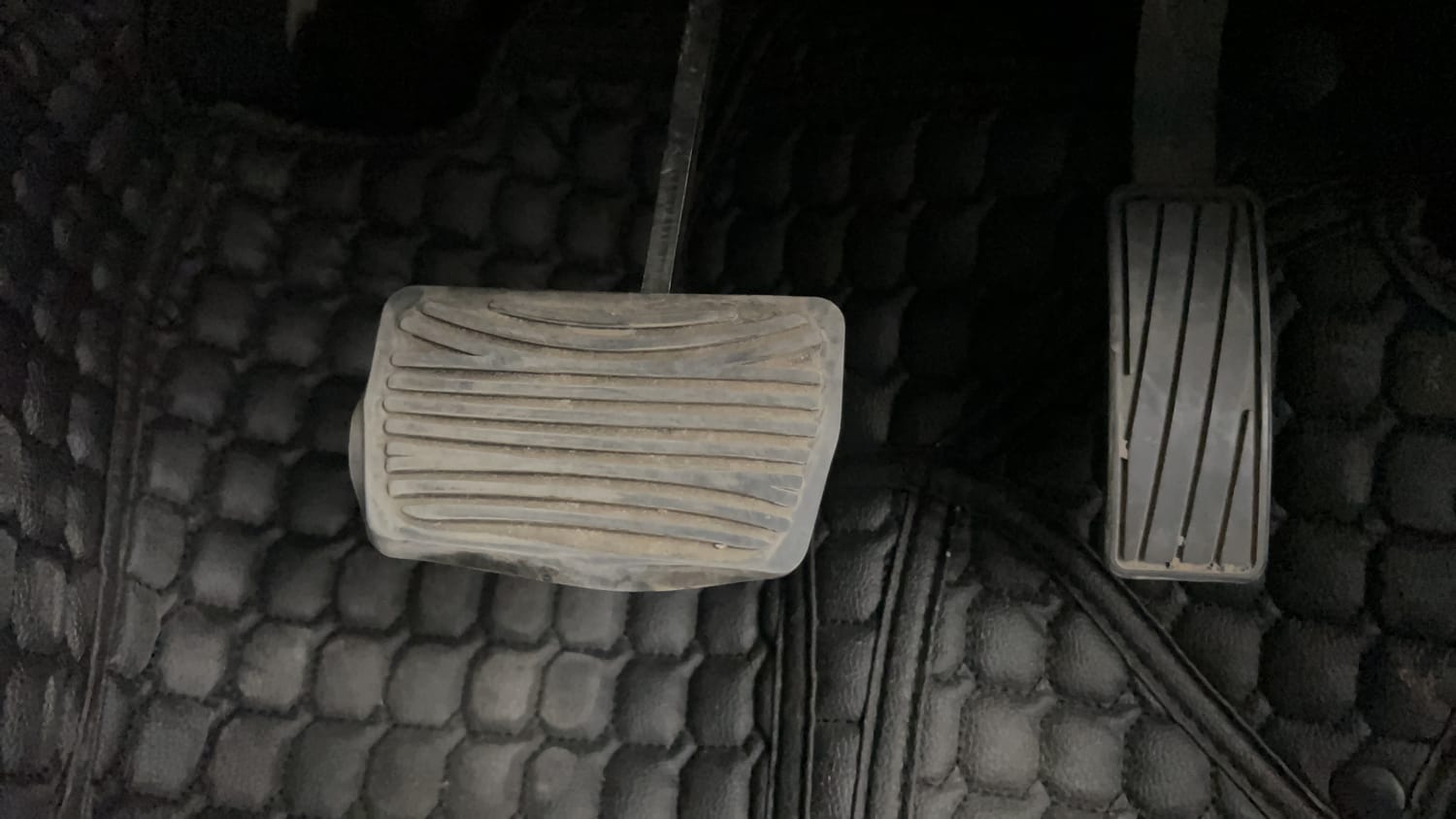 Used 2024 Mahindra XUV700 AX5 Diesel AT 7 STR Diesel Automatic interior PEDALS VIEW