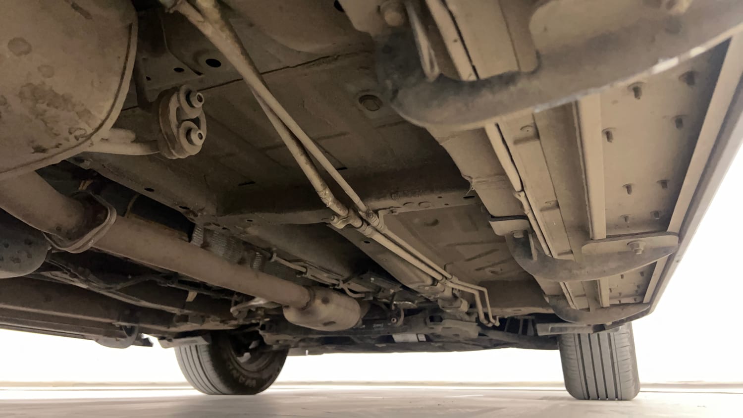 Used 2024 Mahindra XUV700 AX5 Diesel AT 7 STR Diesel Automatic extra REAR RIGHT UNDERBODY VIEW