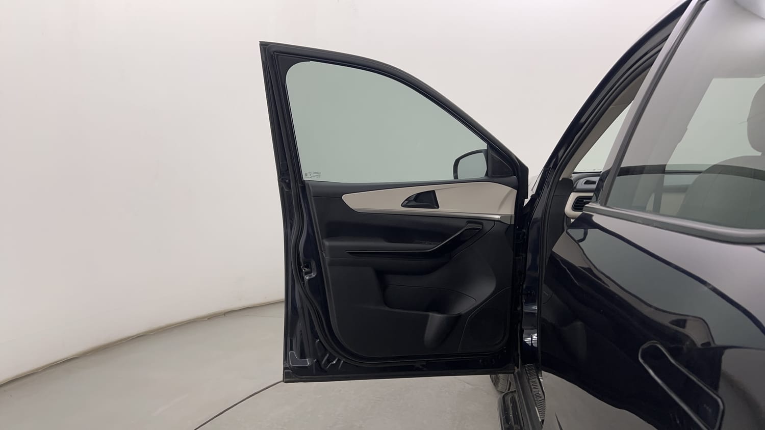 Used 2024 Mahindra XUV700 AX5 Diesel AT 7 STR Diesel Automatic interior LEFT FRONT DOOR OPEN VIEW