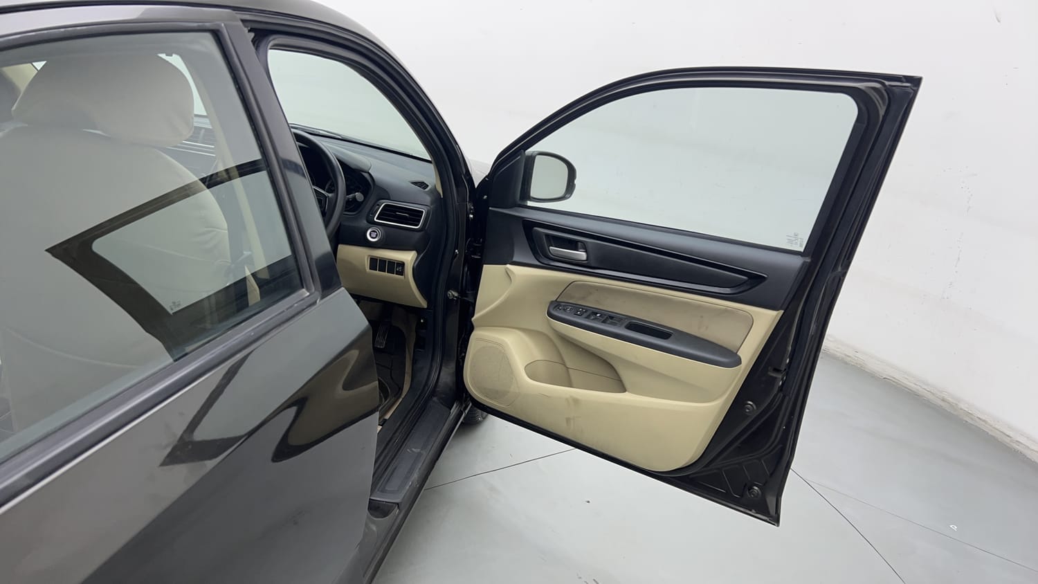 Used 2019 Honda Amaze 1.2 V MT Petrol Petrol Manual interior RIGHT FRONT DOOR OPEN VIEW