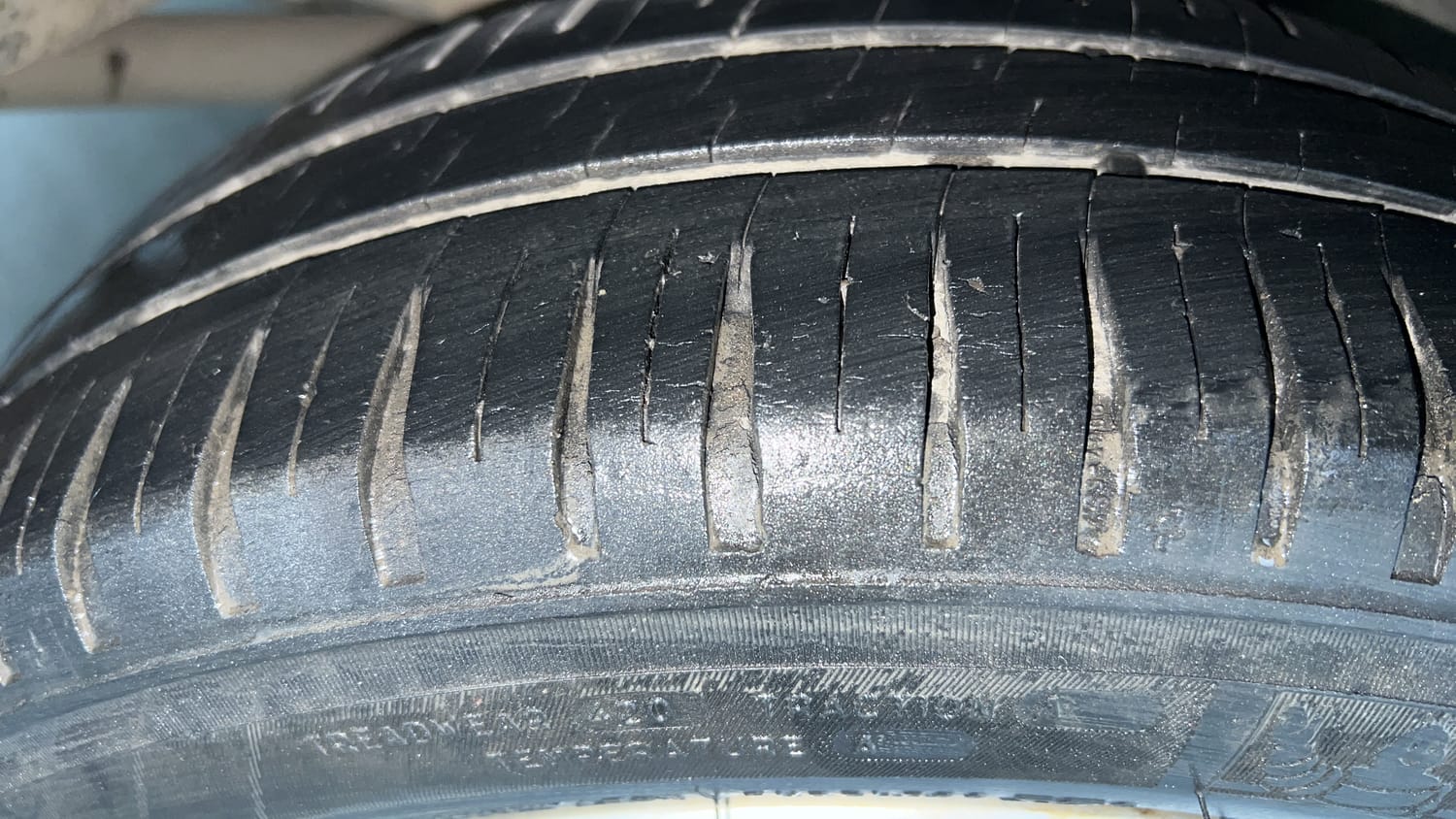 Used 2019 Honda Amaze 1.2 V MT Petrol Petrol Manual tyres RIGHT REAR TYRE TREAD VIEW