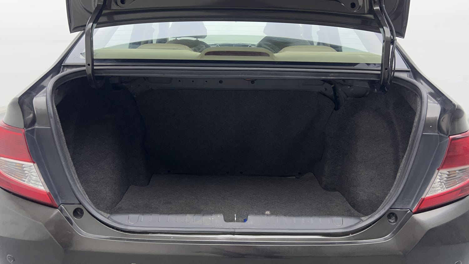 Used 2019 Honda Amaze 1.2 V MT Petrol Petrol Manual interior DICKY INSIDE VIEW