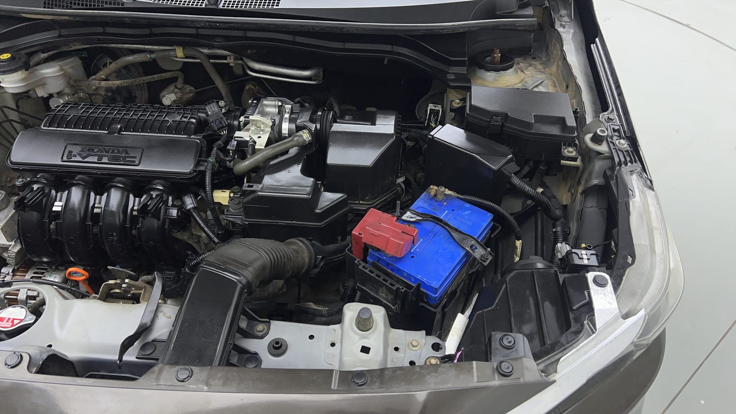 Used 2019 Honda Amaze 1.2 V MT Petrol Petrol Manual engine ENGINE LEFT SIDE VIEW