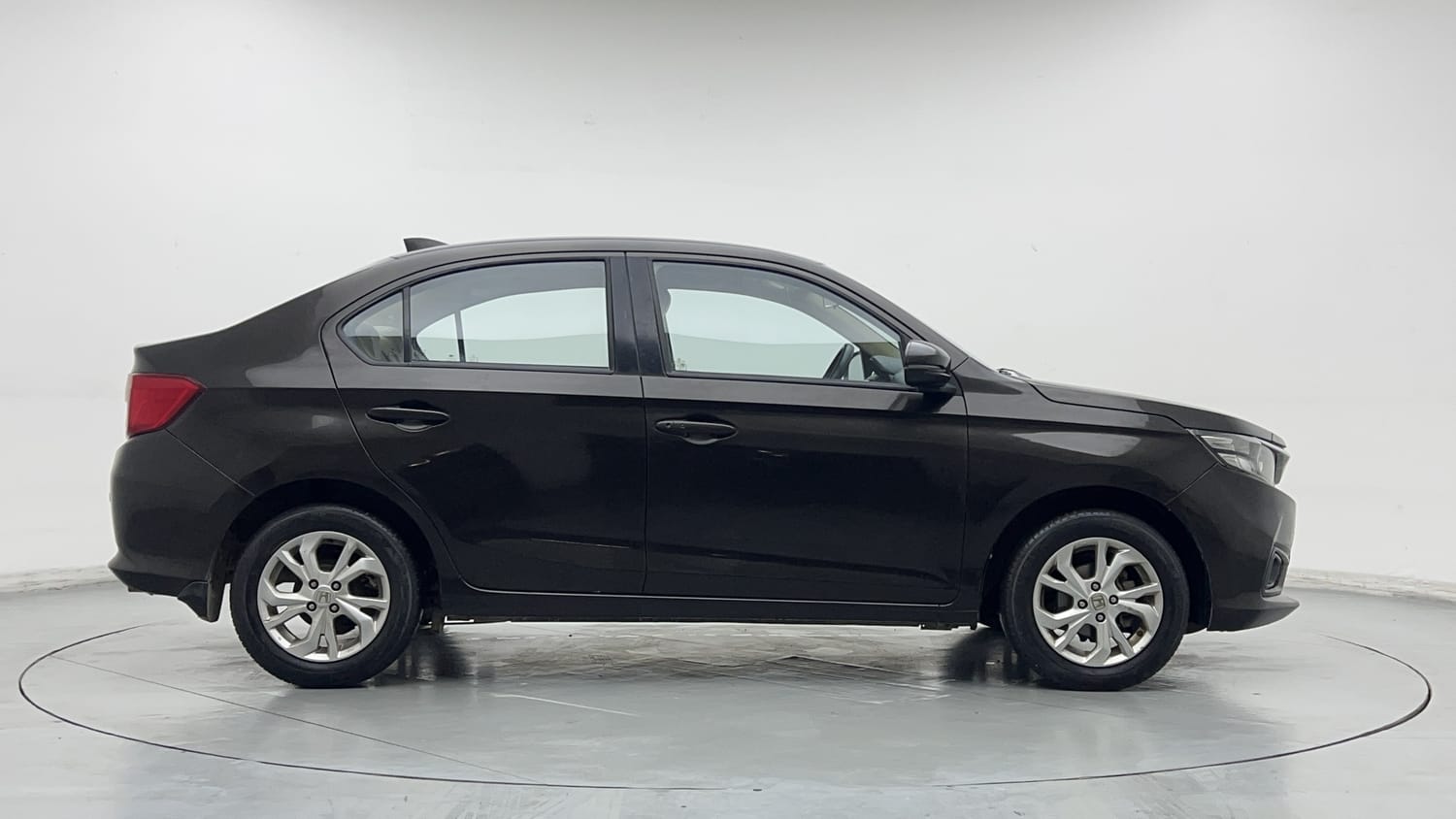 Used 2019 Honda Amaze 1.2 V MT Petrol Petrol Manual exterior RIGHT SIDE VIEW