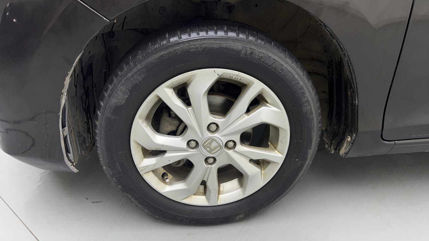 Used 2019 Honda Amaze 1.2 V MT Petrol Petrol Manual tyres LEFT FRONT TYRE RIM VIEW