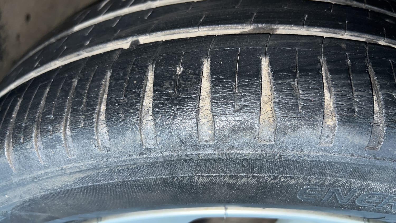 Used 2019 Honda Amaze 1.2 V MT Petrol Petrol Manual tyres RIGHT FRONT TYRE TREAD VIEW