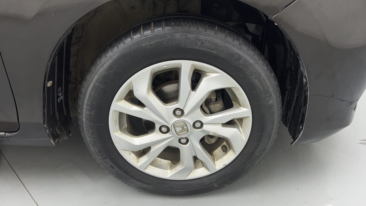 Used 2019 Honda Amaze 1.2 V MT Petrol Petrol Manual tyres RIGHT FRONT TYRE RIM VIEW