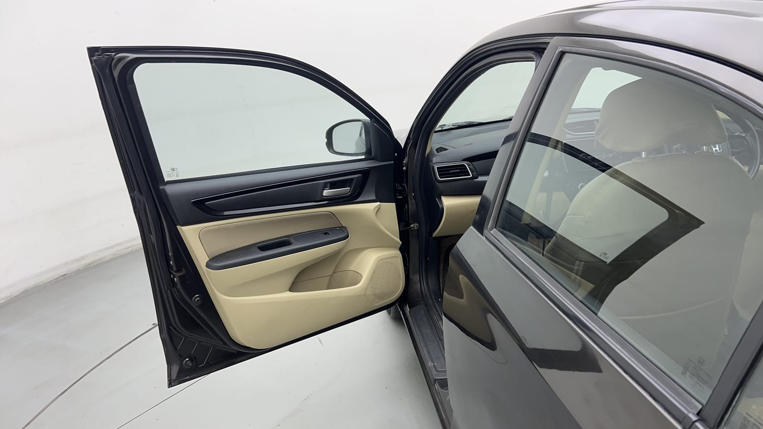 Used 2019 Honda Amaze 1.2 V MT Petrol Petrol Manual interior LEFT FRONT DOOR OPEN VIEW