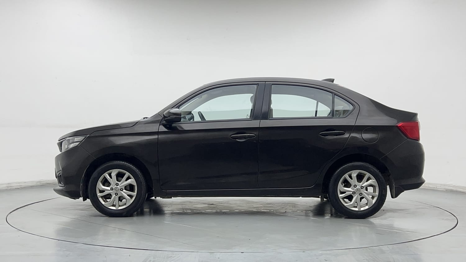Used 2019 Honda Amaze 1.2 V MT Petrol Petrol Manual exterior LEFT SIDE VIEW