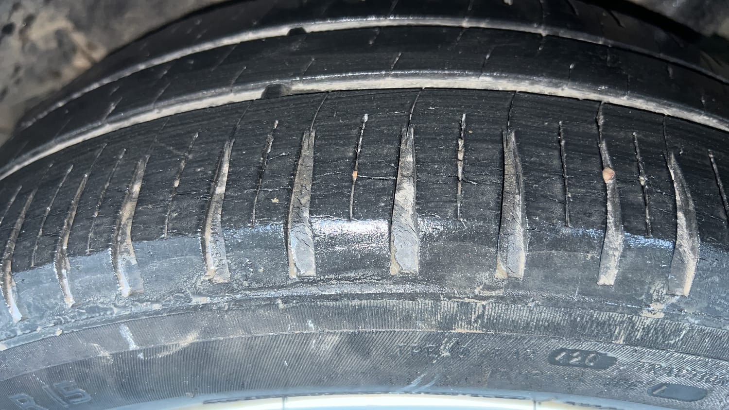 Used 2019 Honda Amaze 1.2 V MT Petrol Petrol Manual tyres LEFT REAR TYRE TREAD VIEW