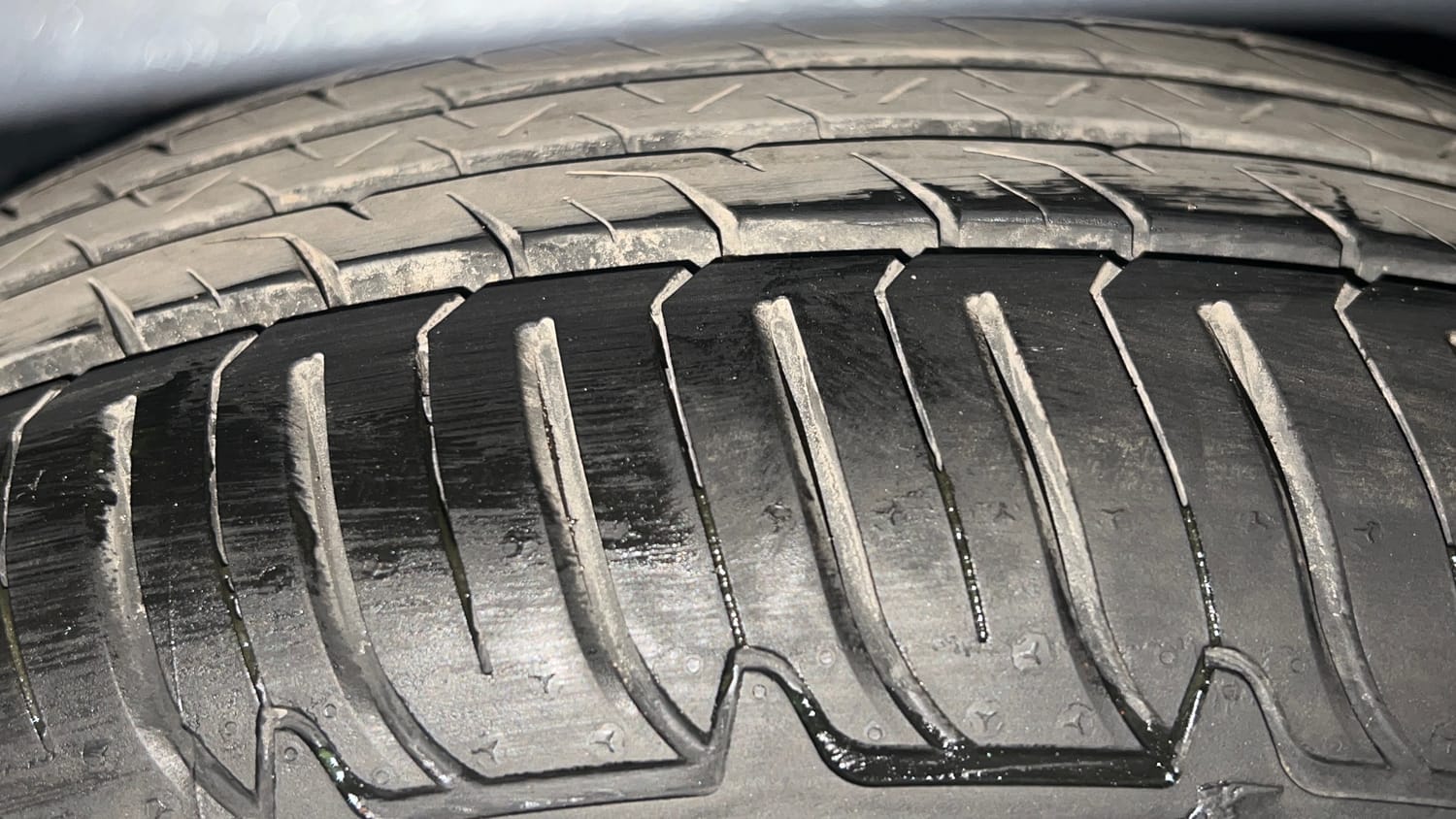 Used 2020 Tata Nexon XZA Plus (O) Diesel Diesel Automatic tyres RIGHT FRONT TYRE TREAD VIEW