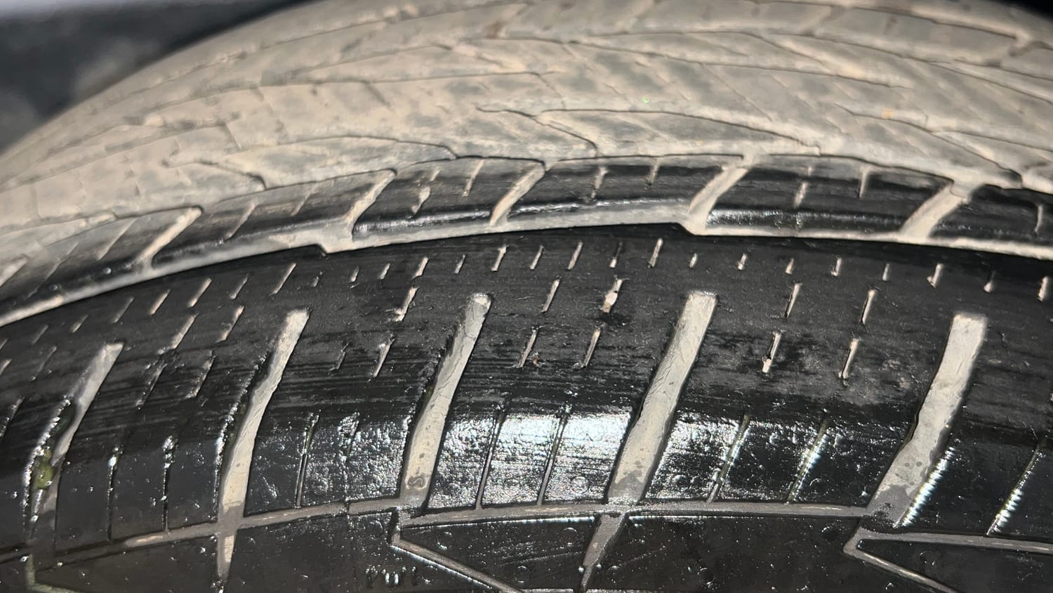 Used 2020 Tata Nexon XZA Plus (O) Diesel Diesel Automatic tyres LEFT REAR TYRE TREAD VIEW