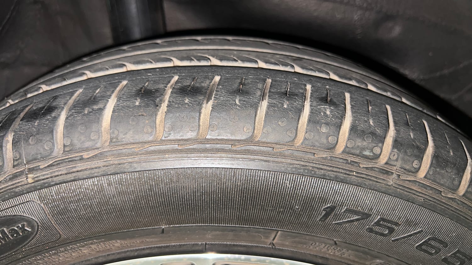 Used 2021 Honda City V Petrol Petrol Manual tyres RIGHT REAR TYRE TREAD VIEW