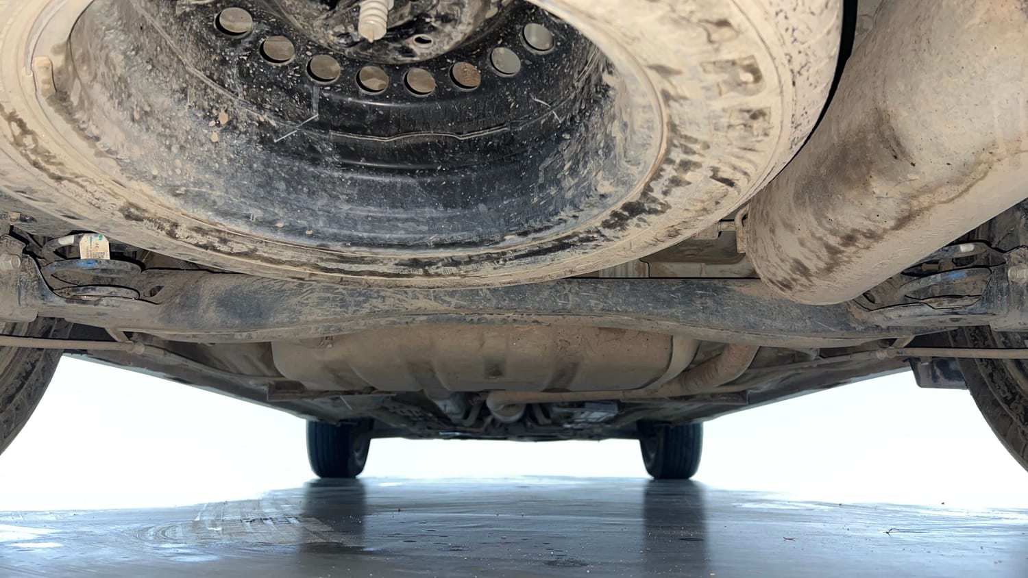 Used 2024 Kia Carens Luxury Plus 1.5 Diesel iMT 7 STR Diesel Manual extra REAR UNDERBODY VIEW (TAKEN FROM REAR)