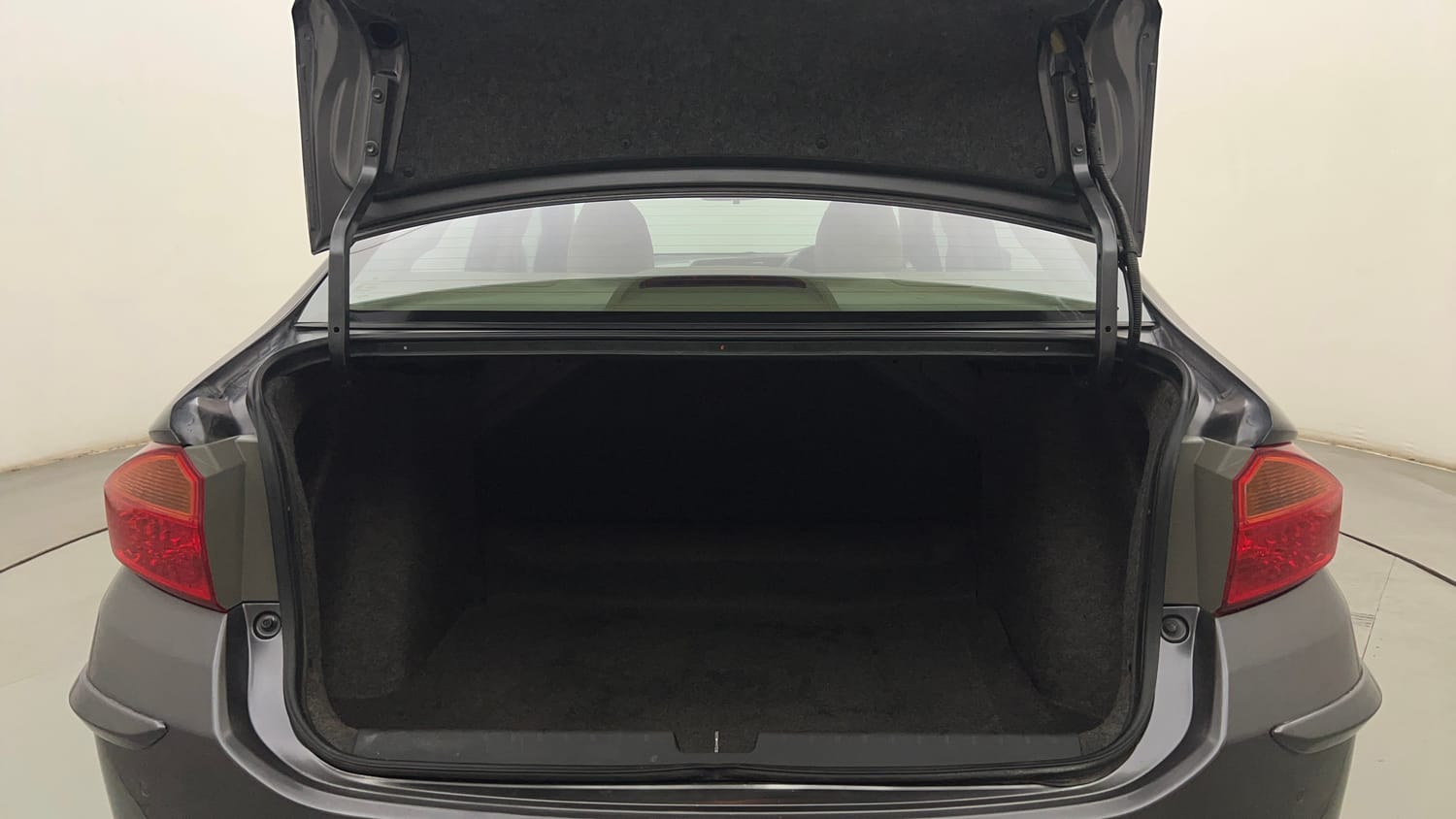 Used 2021 Honda City V Petrol Petrol Manual interior DICKY INSIDE VIEW