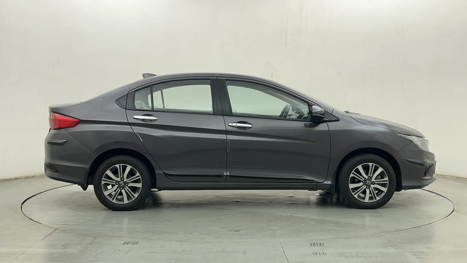 Used 2021 Honda City V Petrol Petrol Manual exterior RIGHT SIDE VIEW